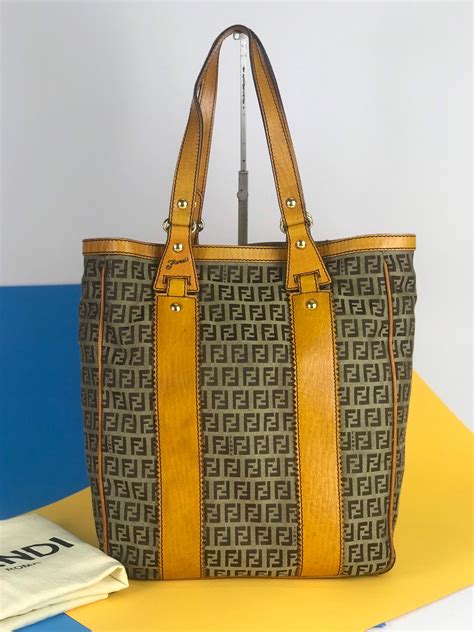 fendi roma tasche